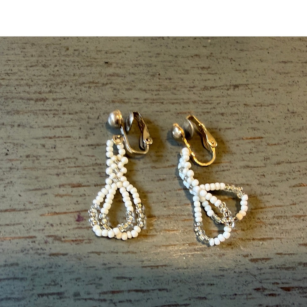 Vintage White Beaded Clip On Dangle Earrings Silver Tone Seed Bead Drop